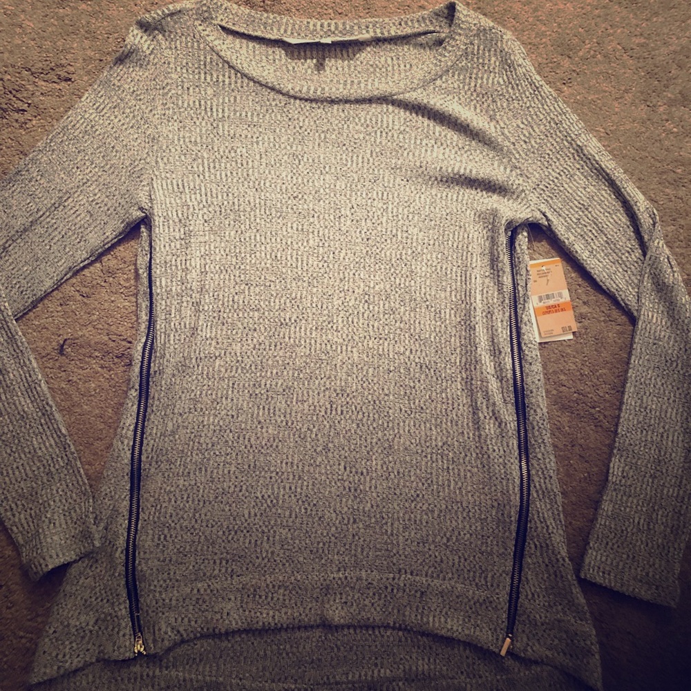 Rachel Roy high low long sleeve